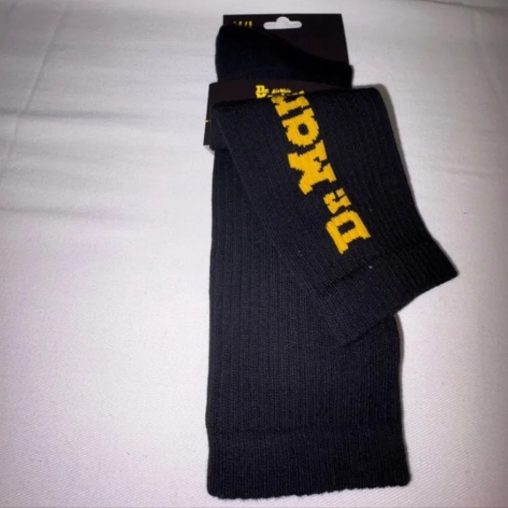 NWT Men's Dr. Martens Vertical Logo Black and Yellow Casual Socks - Picture 2 of 7